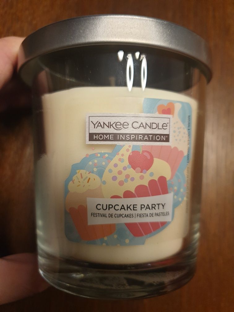 Yankee Candle new świeca zapachowa cupcake party 200g