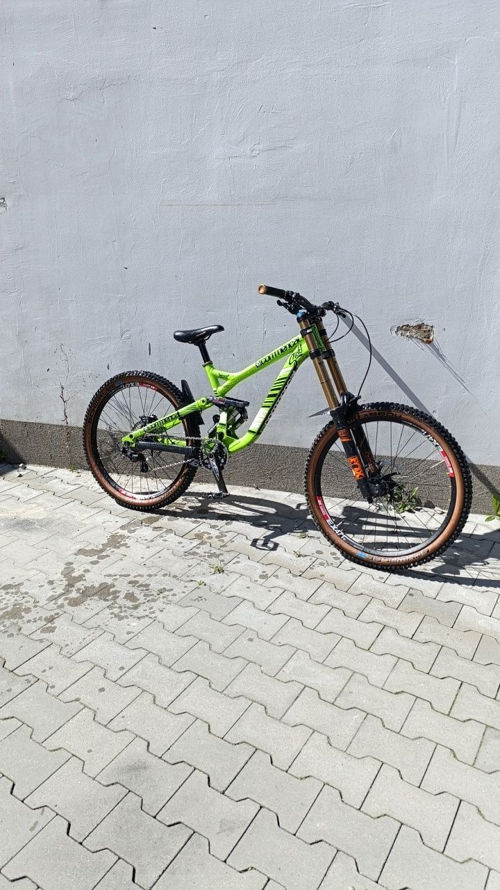 Commencal supreme V3 dh fr