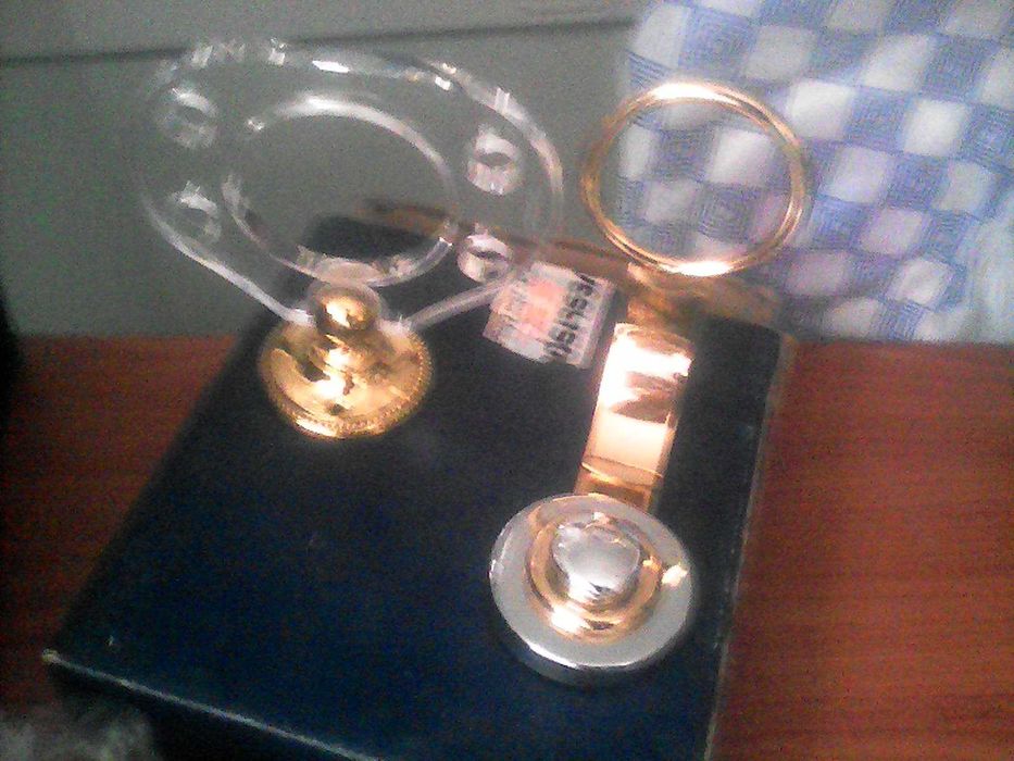 toalheiro  e acessórios  de casa de banho