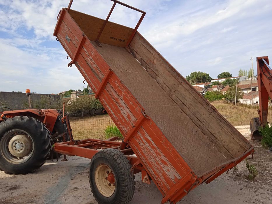 Reboque tri basculante Galucho 5 toneladas com matrícula