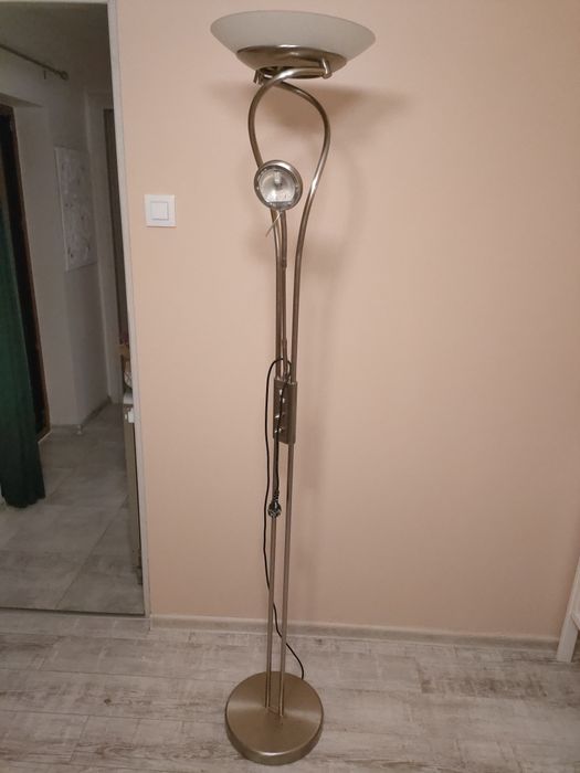 Oddam za darmo lampę stojącą