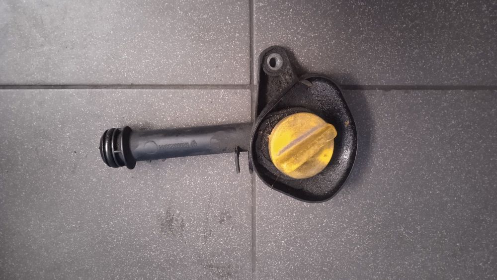 Wlewka oleju Renault Kangoo I Lift 1.2 B