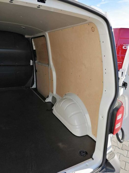 Volkswagen T6 Transporter L2H1 Zabudowa wnętrza przestrzeni ładunkowej