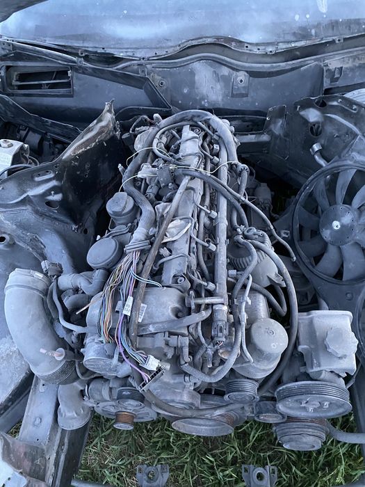 Двигатель  по запчастям Mercedes 210 220 om613 3.2cdi