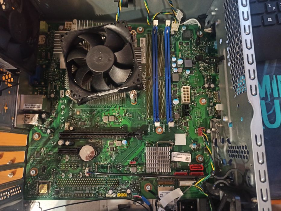 Материнська плата AM4P19ME2