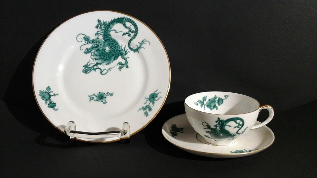 Porcelana Śląska KOENIGSZELTJaworzyna Śląska TRIO Smok z dynastii Ming
