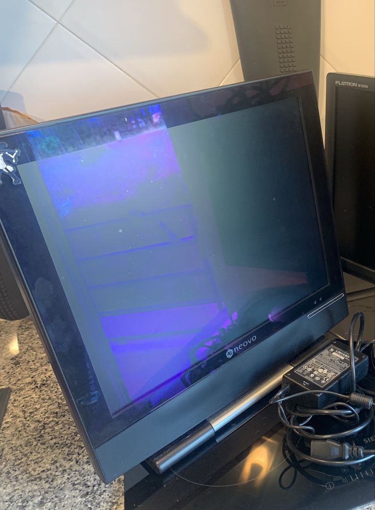 Monitor neovo afuncionar 100%