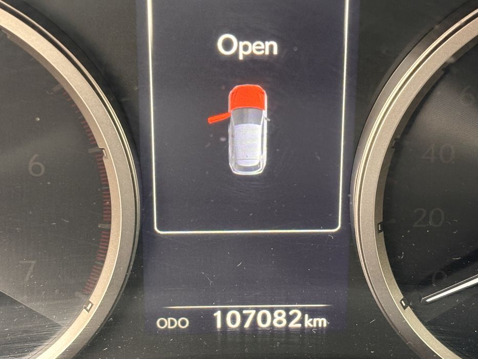 Lexus NX300h uszkodzony