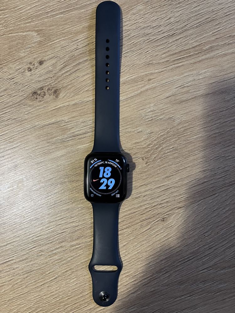 Продам Apple Watch se 2