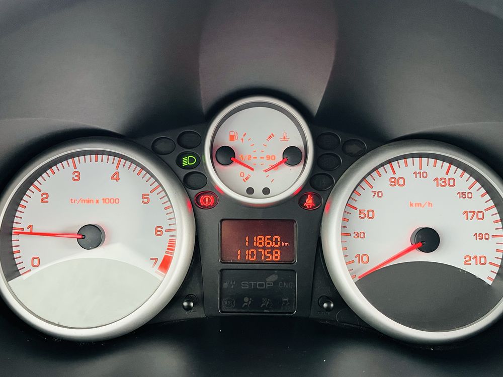 Продаю Peugeot 206+ купе з малим пробігом
