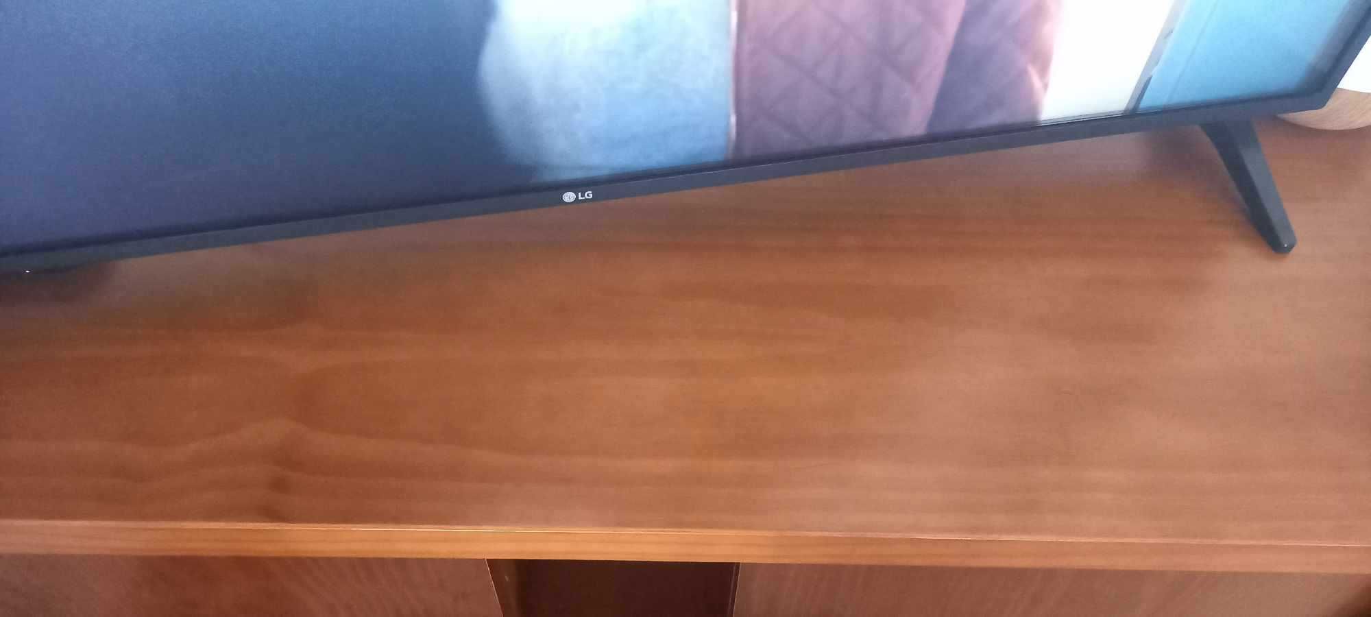Armário TV (com arrumação)