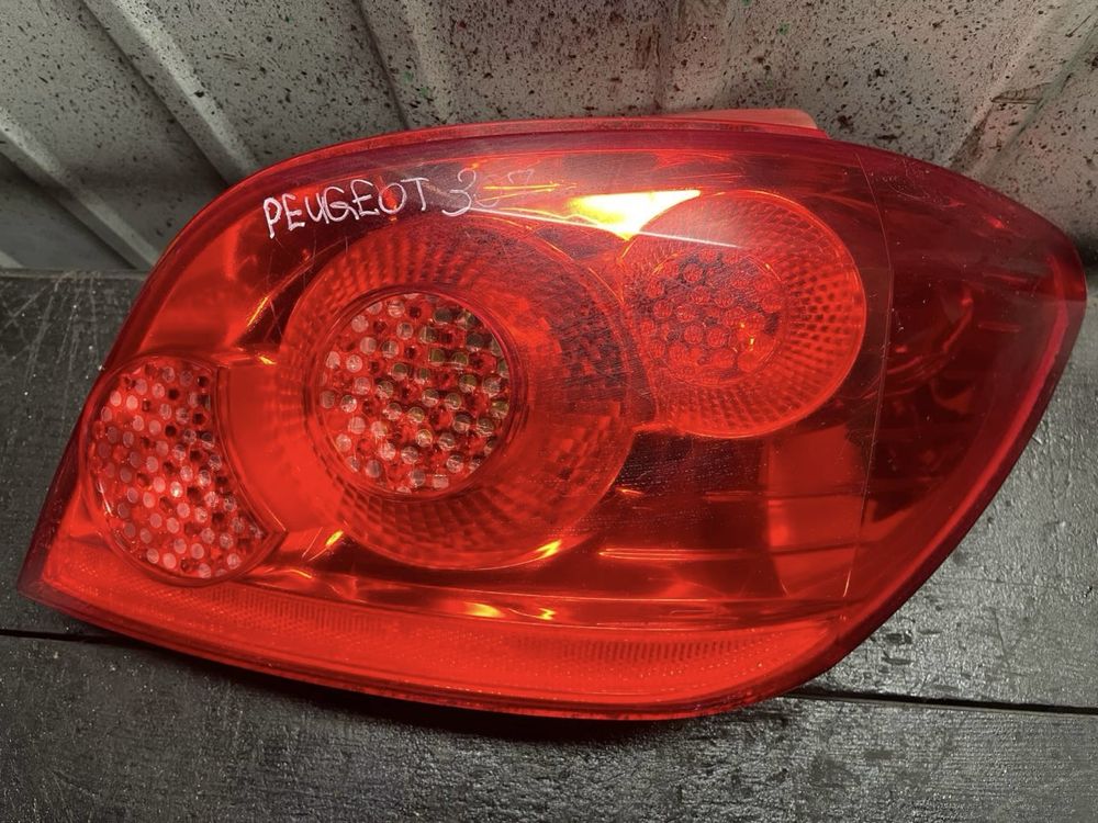 Стоп стопи задні фариліхтарі фонарь лівий правий Peugeot 307 Lift HB