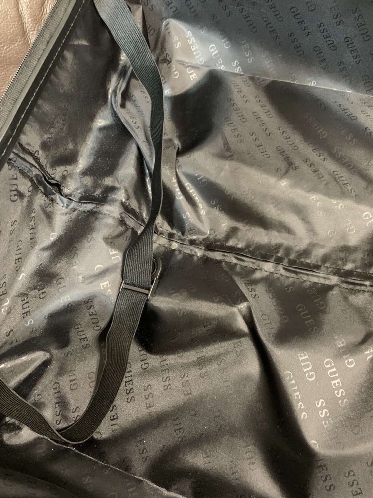 Валіза велика Guess