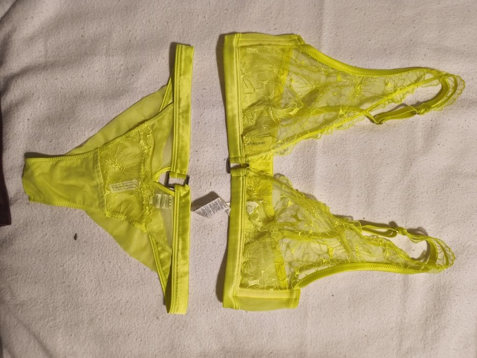 Vendo conjunto NOVO* Intimissimi Soutien+ Cueca Tule cor Amarelo