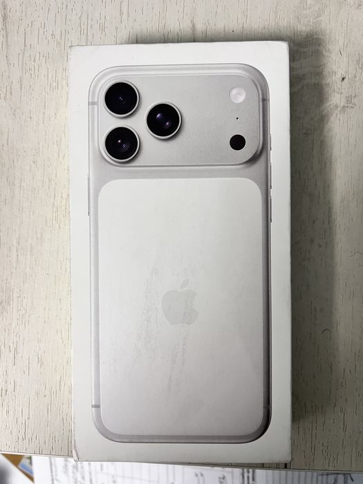 iPhone 17 pro max 2 Tb Silver (Новый)
