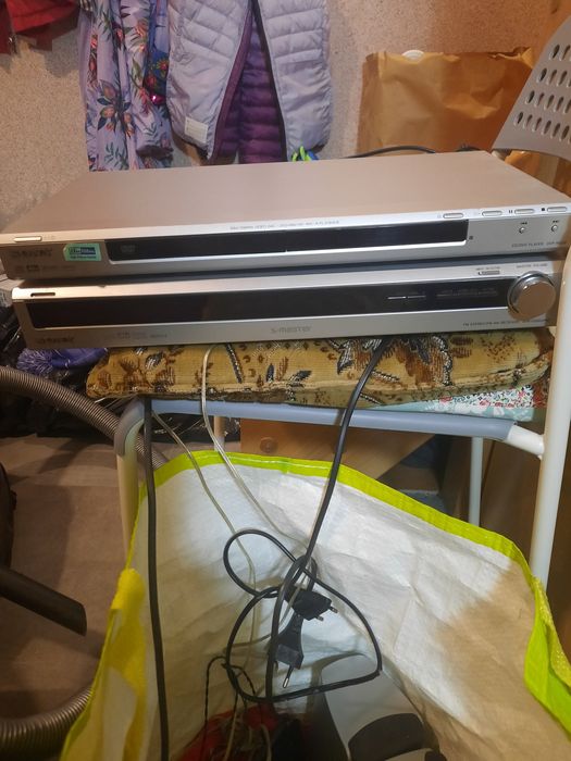 Zestaw kina domowego marki Sony osobno amplituner I odtwarzacz DVD gło