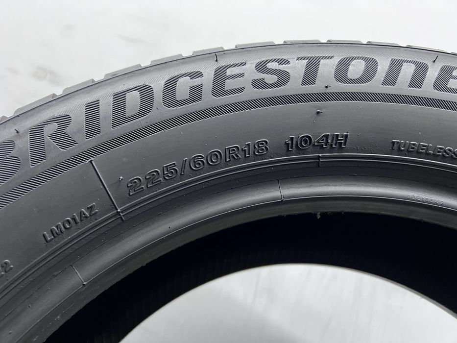 4шт зима 225/60/R18 2022р Bridgestone Blizzak LM001