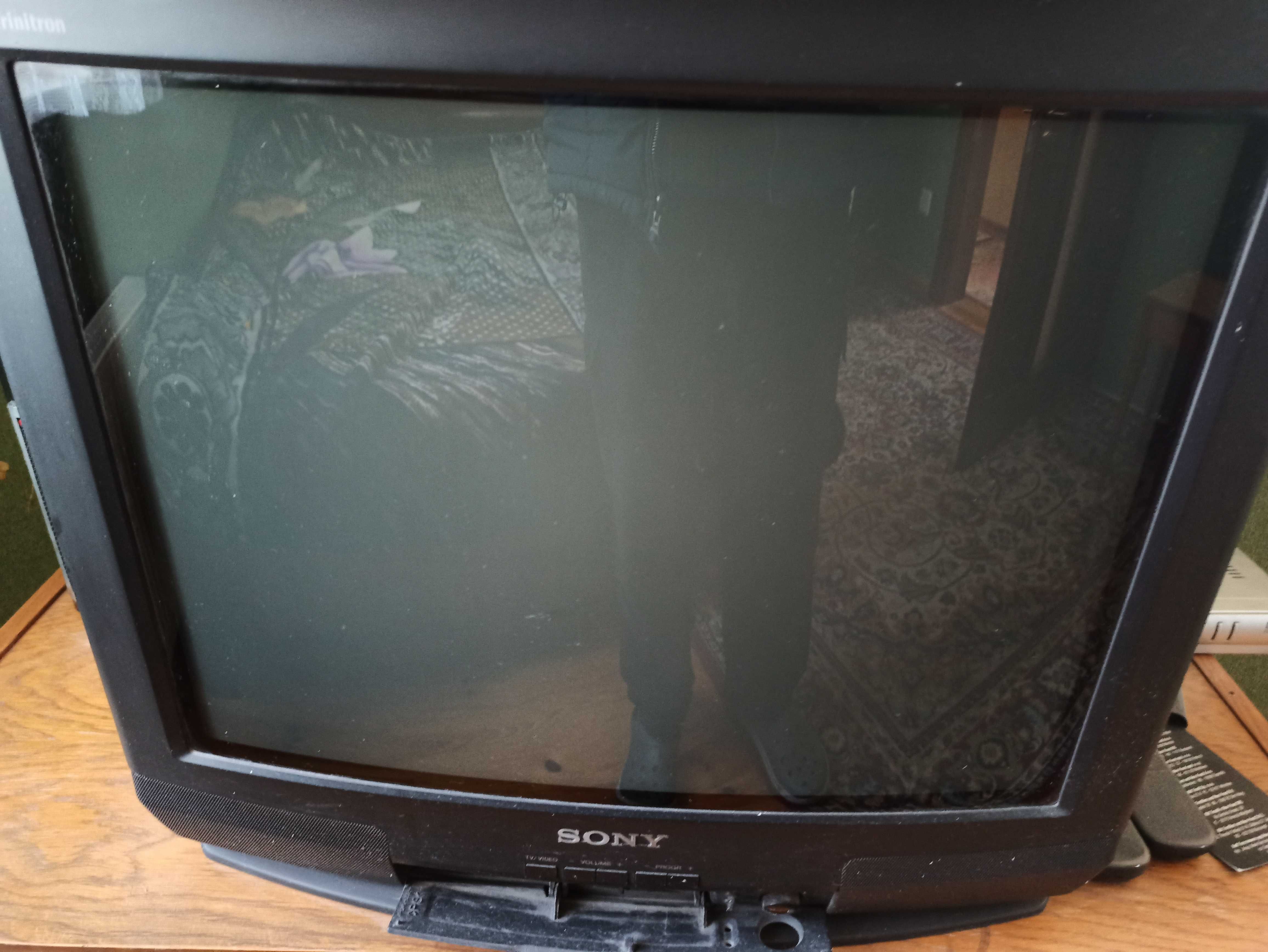 3 телевизора TV Sony Trinitron 70 см и 2 других - 54cm.