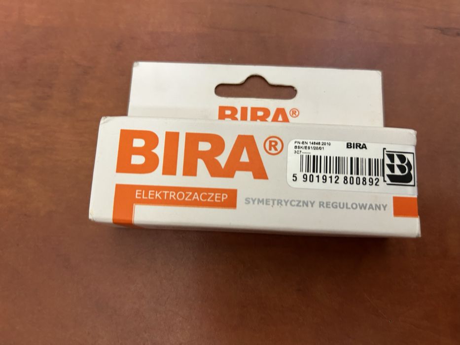 Elektrozaczep Bira symetryczny 12V z pamiecią.