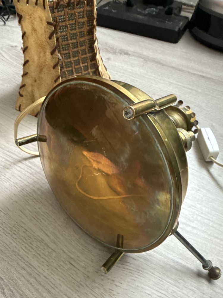 Sygnowana mosiężna lampa naftowa skorzany abazur