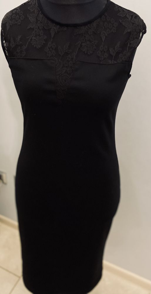 Czarna włoska sexi sukienka midi,   jak nowa, koronka r. M/L