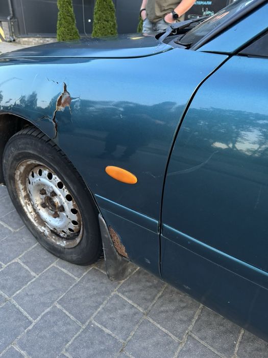 Автомобіль Mazda 626