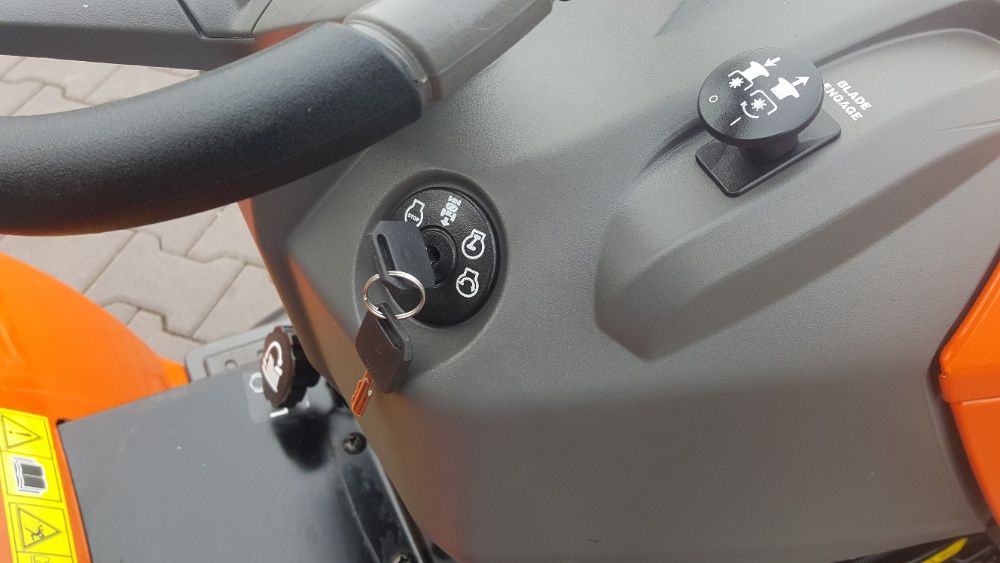 Husqvarna CTH V2 traktorek kosiarka odśnieżarka idealna pług pompa