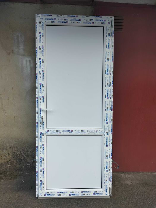 Двери  металлопластик новые