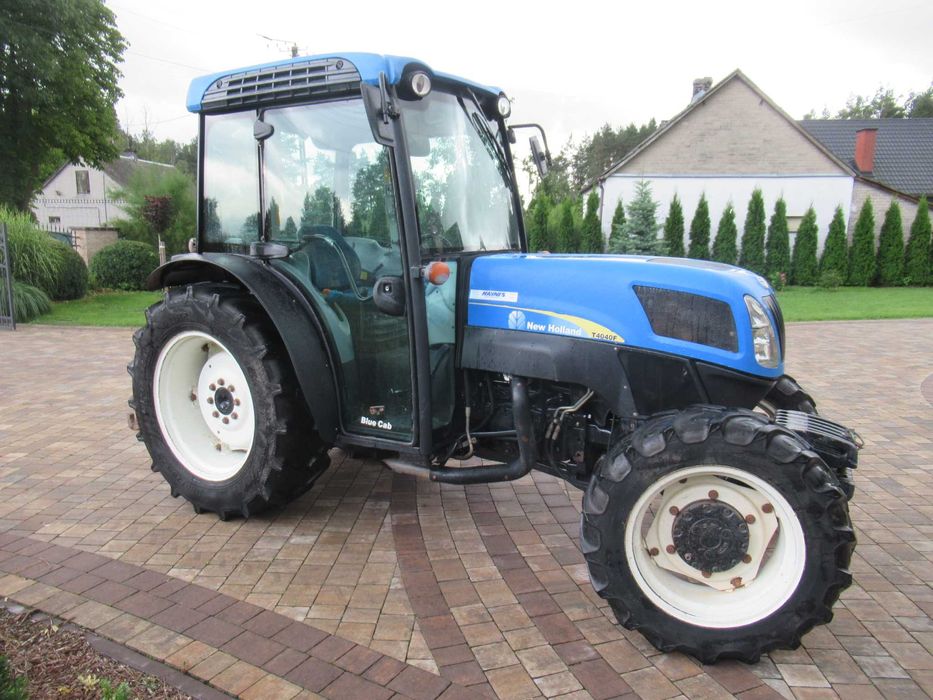 New Holland T4040F sadowniczy renault landini