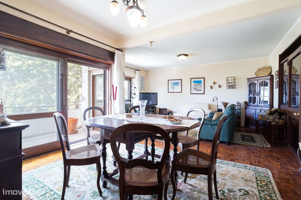Apartamento T4 em Alfragide