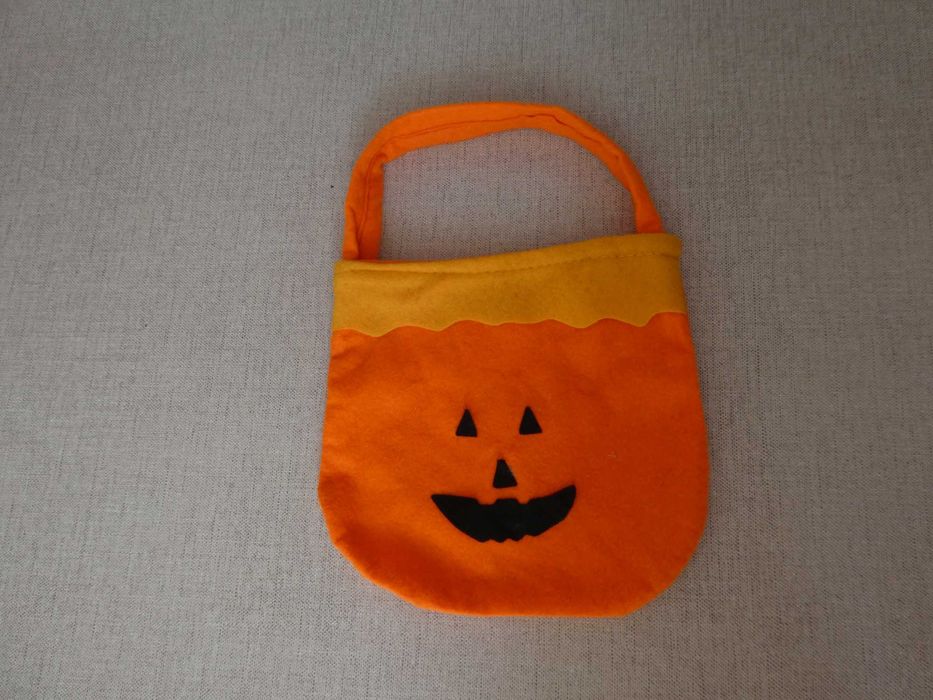 Bolsinha Halloween em Tecido