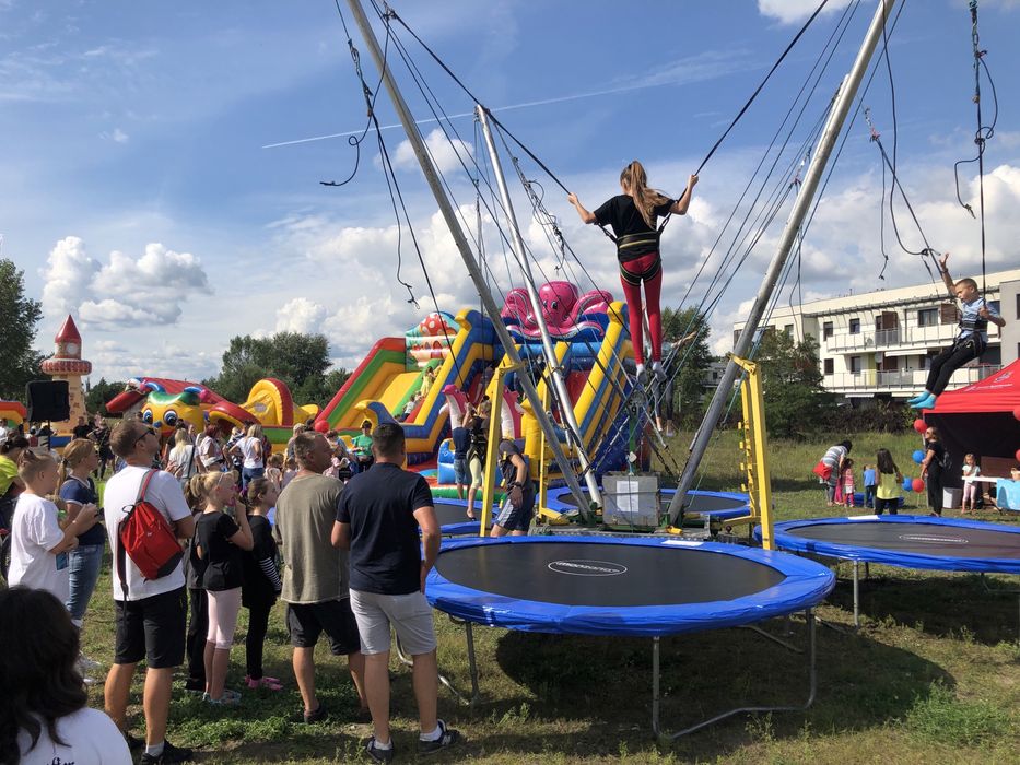 dmuchany zamek plac zabaw łódki sztuczna krowa eurobungee wata cukrowa