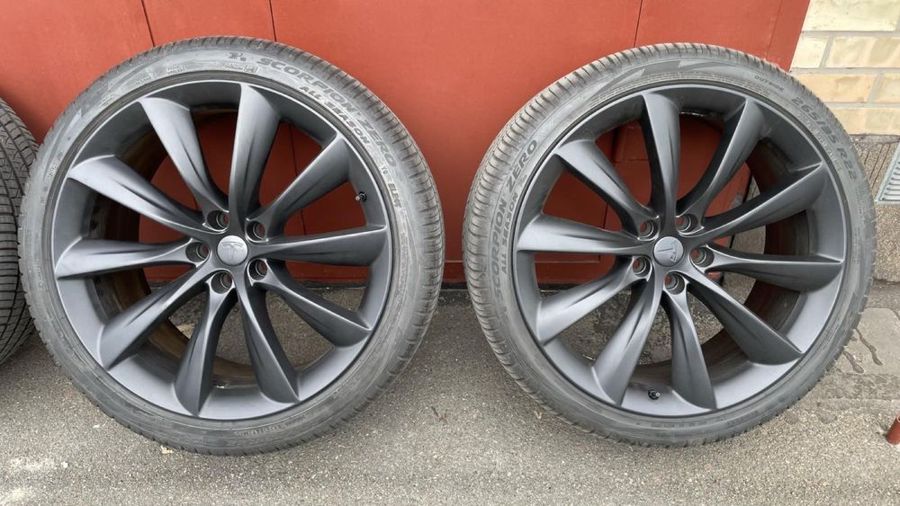 Колеса диски шини 5-120-22 R Tesla X оригінал