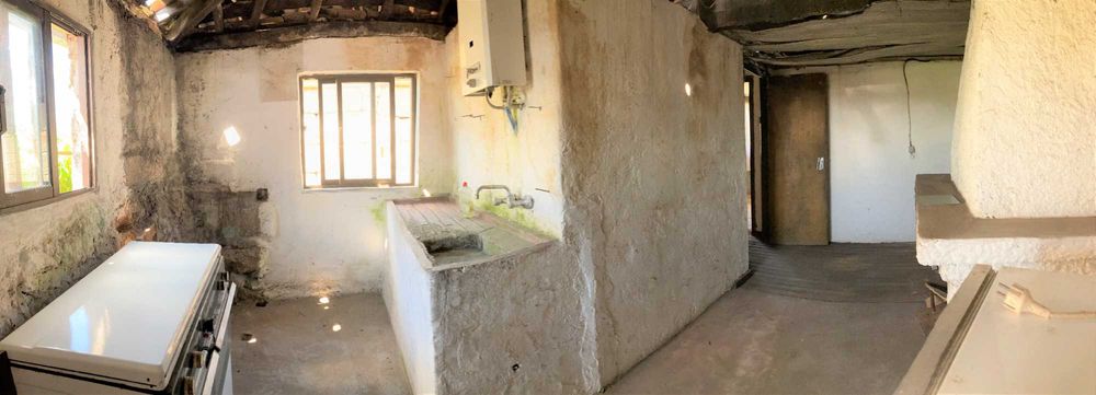 Moradias/Casas de Pedra Granito - Aldeia da N2 - Telões - V. P. Aguiar