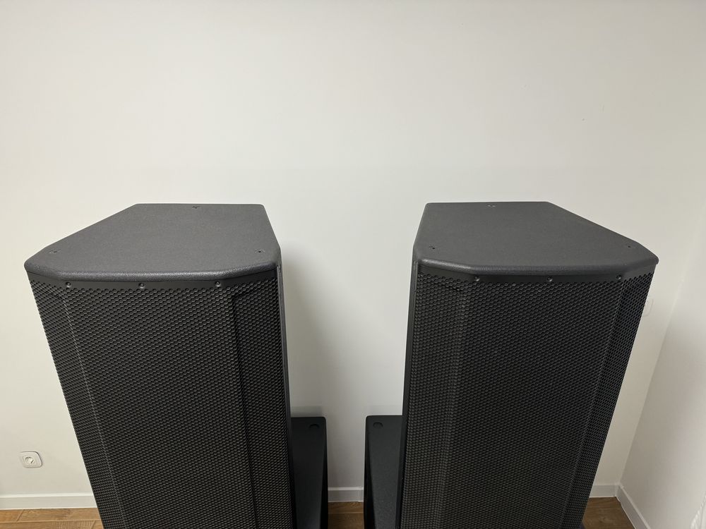 Активний комплект JBL SRX835P SRX818SP в стані нового, 4.5квт RMS