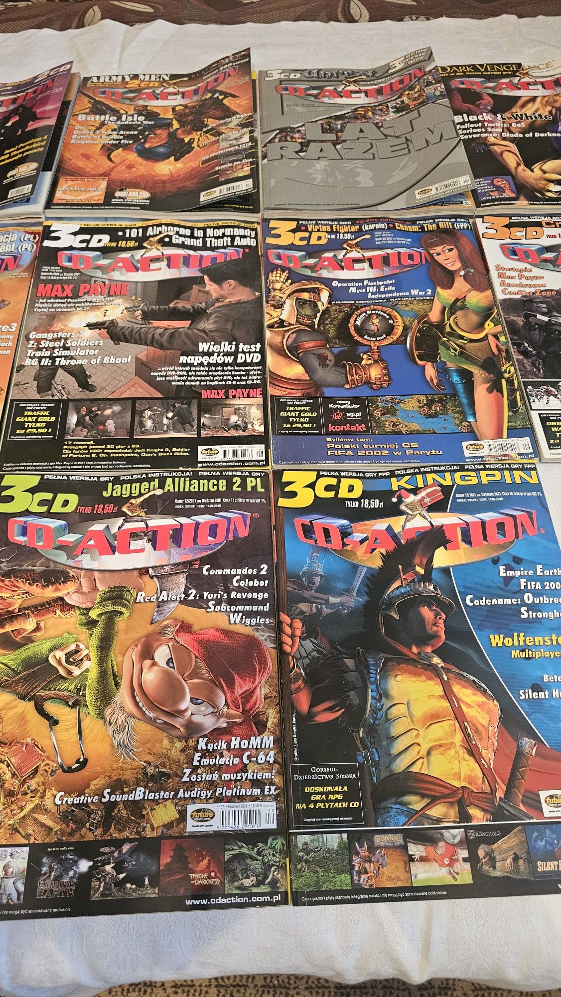 Sprzedam cały rocznik Cd-action z 2001 roku . 13 numerów .