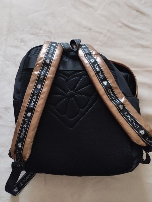 Mochila escolar miss lemon preta