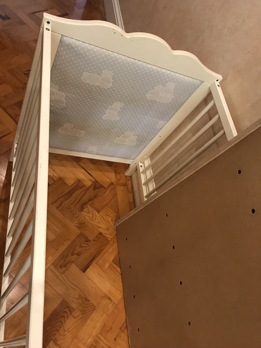 Berço lacado branco Ikea