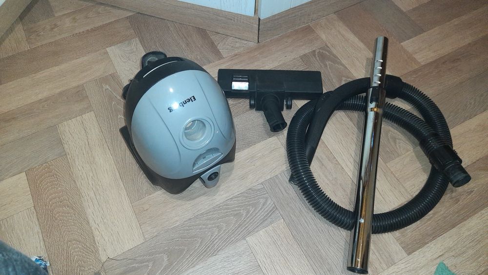 Пилосос ELENBERG 1500 W.