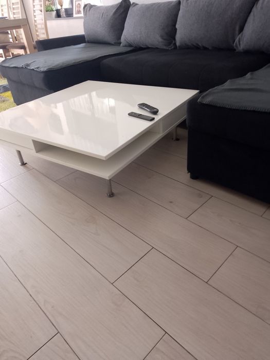 Sprzedam stół   do salonu