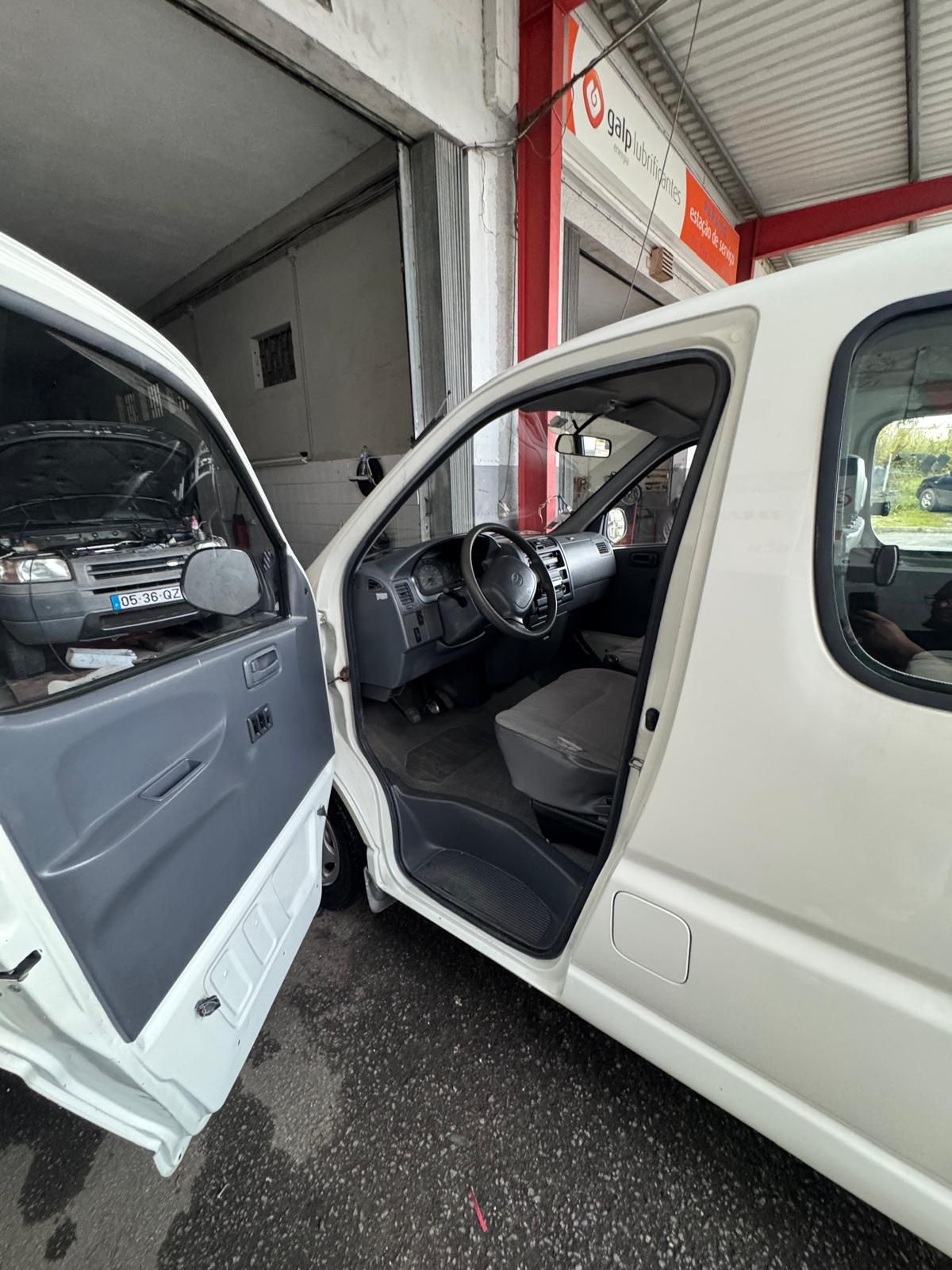 Toyota hiace 6 lugares