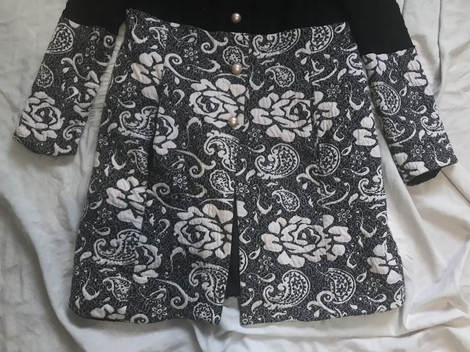 Sobretudo “Arggido Arggido” elegante com detalhes