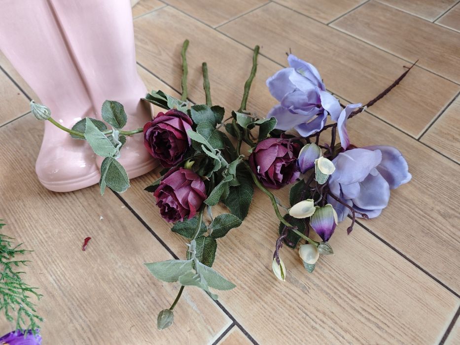 Kalosze magnolie róże polne kwiaty