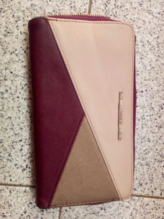 Vários porta moedas