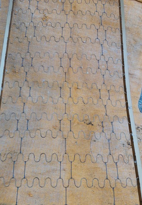 Cama de ferro de solteiro com estrado de ferro