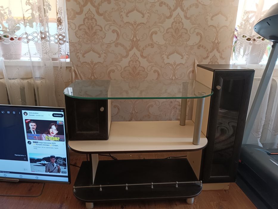 Столик под телевизор