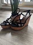 Buty na koturnie