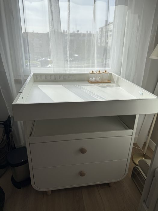 Berço de nenem + comoda + banheira