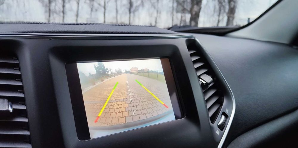 Jeep Cherokee Latitude Plus 2019 року
