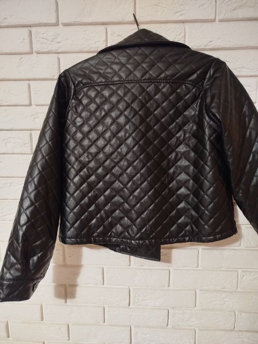 Krótka kurtka ramoneska czarna pikowana